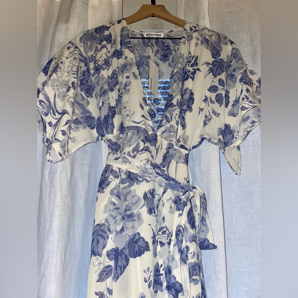 Brand new with tags: Reformation Winslow Dress size Medium, color Lucerne.